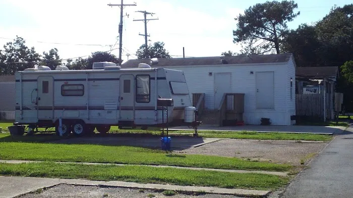 Meadowlark RV & Mobile Home Park Picture 6