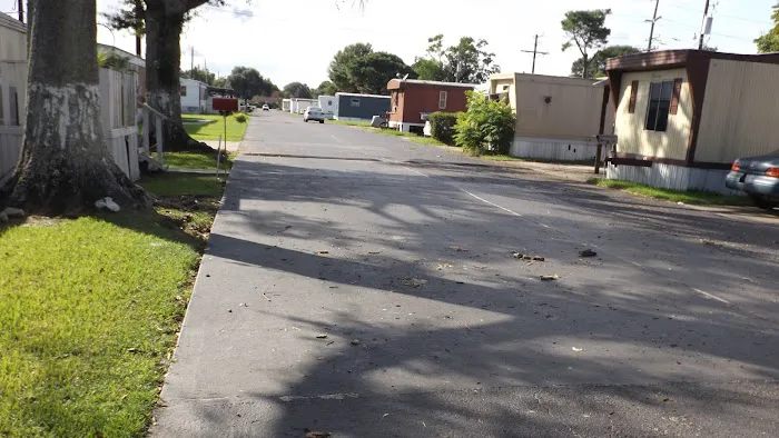 Meadowlark RV & Mobile Home Park Picture 5