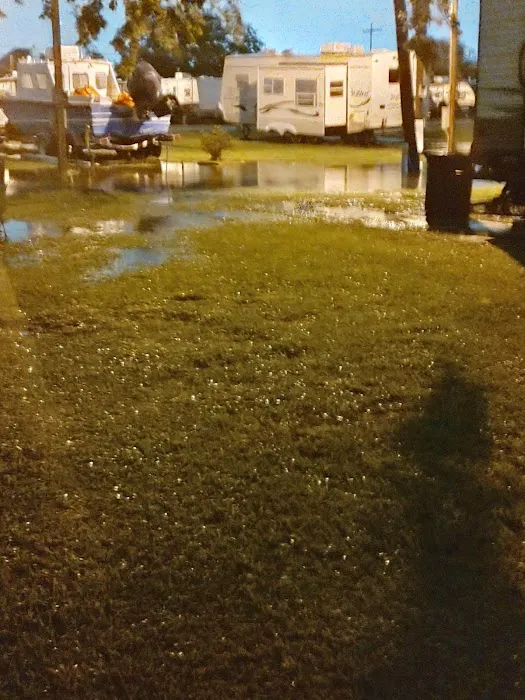 New Lloyd RV Park Picture 10