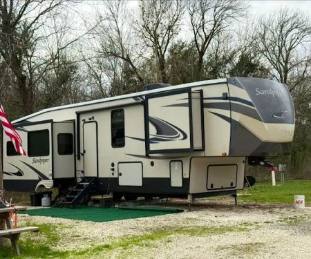 Sunrise Winnie RV Park & Storage