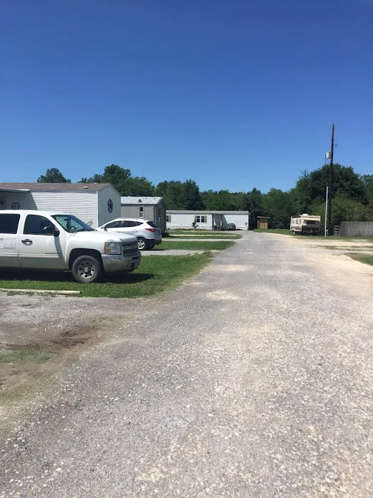 Silver Spur Mobile Home & RV Park Picture 3