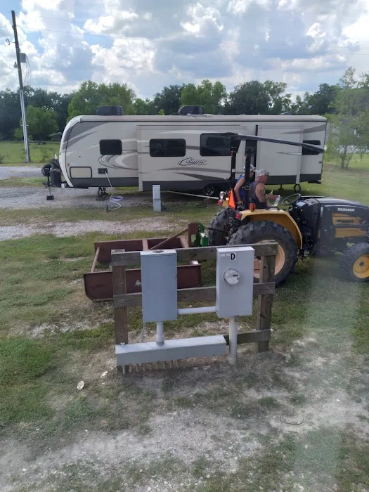 K & M MOBILE HOME & RV PARK Picture 2