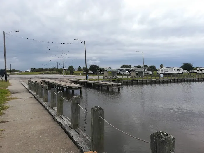 Pleasure Island RV Park Picture 7