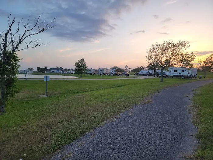 Pleasure Island RV Park Picture 5