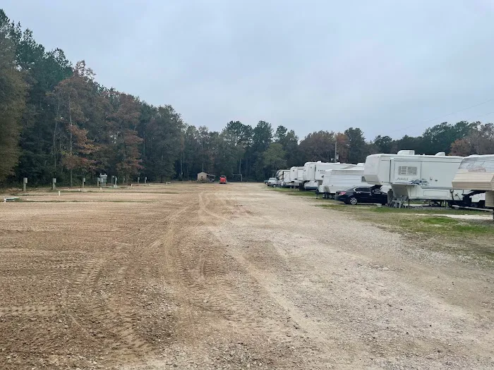Splendora RV Park Picture 2