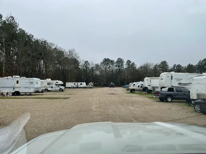 Splendora RV Park Picture 5