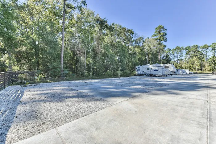 Plum Grove RV Park Picture 10