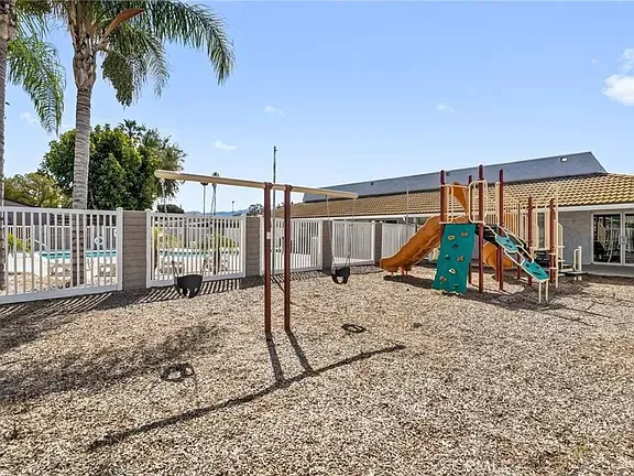 Corona La Linda Mobile Home Picture 5