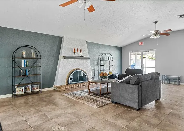 Corona La Linda Mobile Home Picture 7