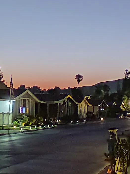 Corona Palms Mobile Home Park Picture 8
