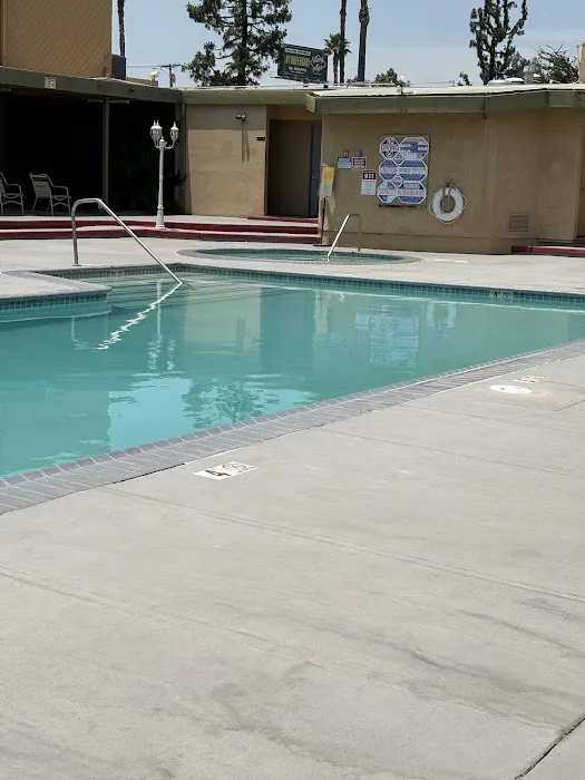 Sierra Pines Mobile Home Park Picture 3