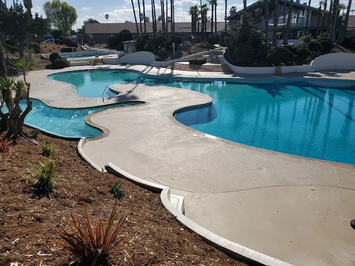 Swan Lake Mobile Home Park Picture 3