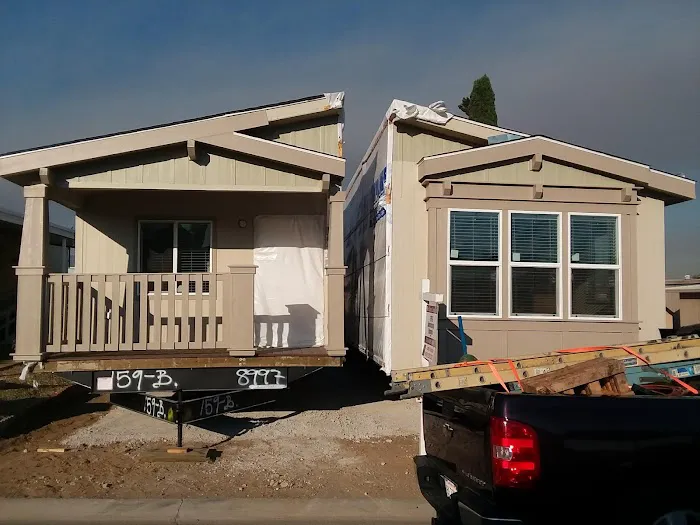 Villa Magnolia Senior Mobile Home Park Picture 4