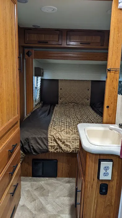 Villa Magnolia Senior Mobile Home Park Picture 9