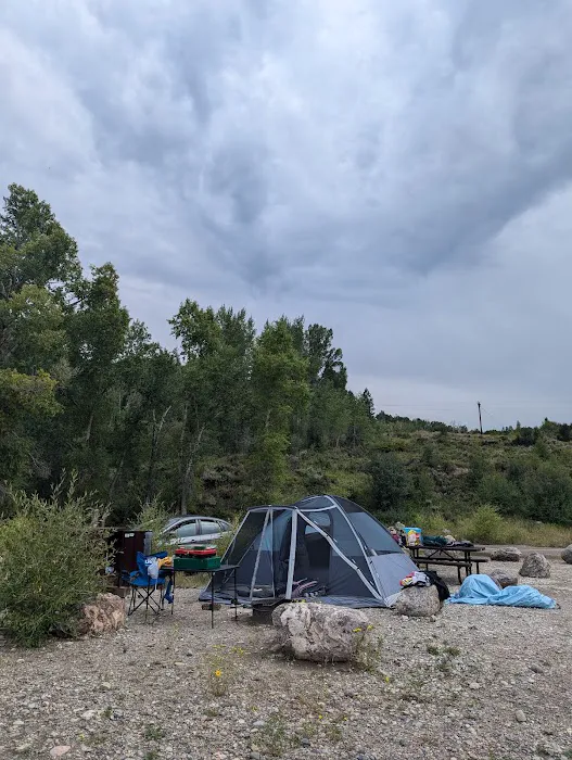 Elliot Creek Campground Picture 4