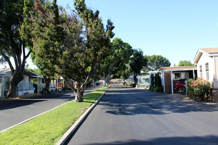 Fernwood Mobile Home Community Picture 2