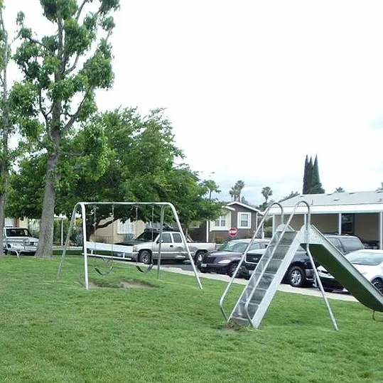 Lamplighter Ontario Mobile Home Park Picture 2