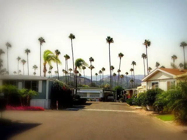 Santa Paula West Mobile Home Park Picture 1