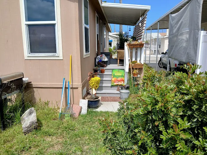 Hollywood Beach Seaside Mobile Home Park Picture 3