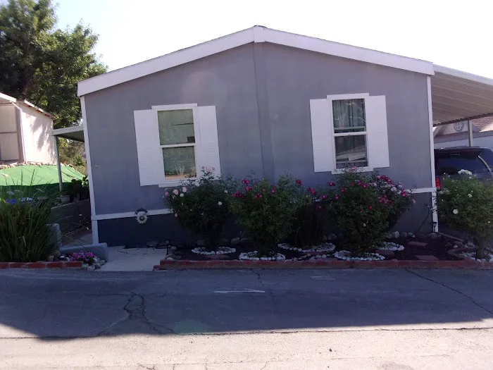 Lily of the Valley Mobile Home Community Picture 4