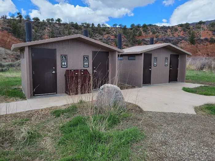 Radium River Access Campground Picture 3