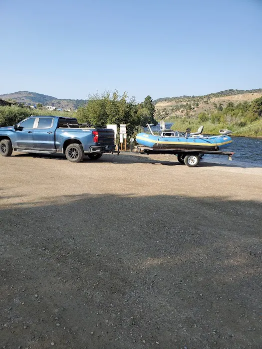 Radium River Access Campground Picture 4
