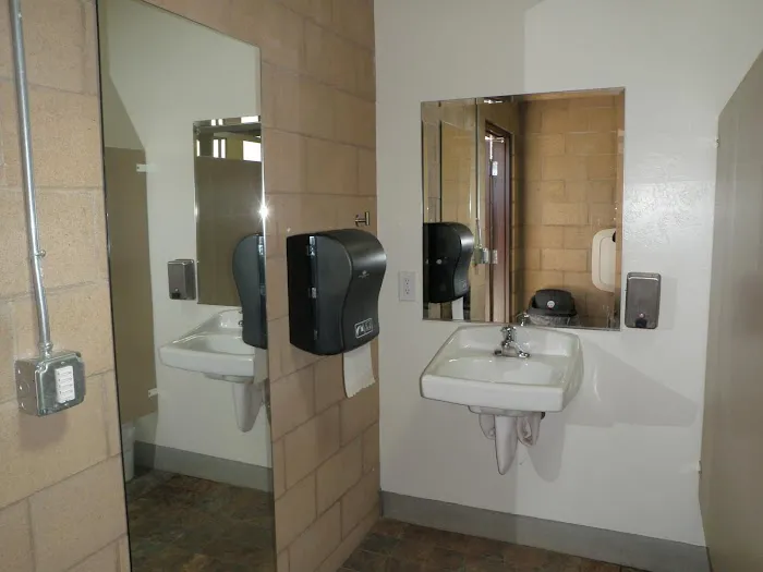 Champagne Lakes RV Resort Picture 3
