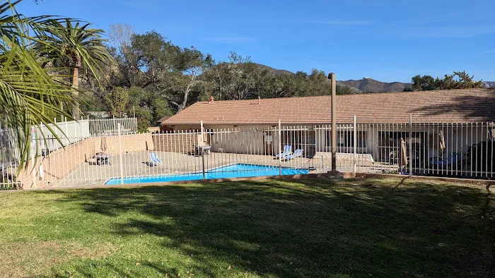 Valley Oaks Mobile Home Park Picture 3