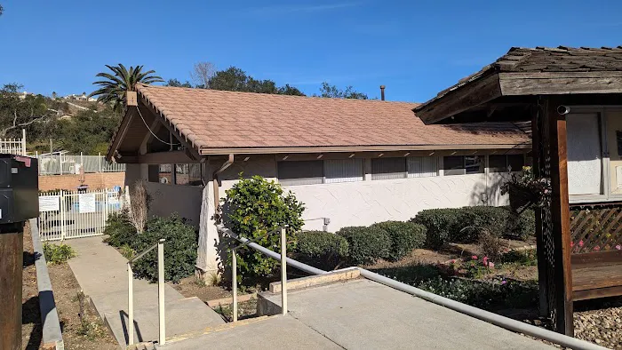 Valley Oaks Mobile Home Park Picture 7