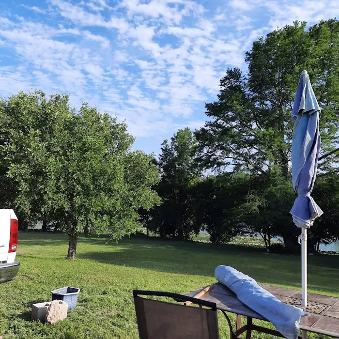 Riverside RV Park Picture 6