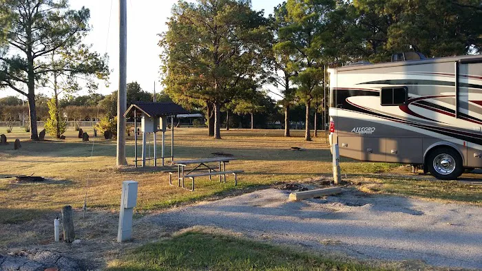 Armadillo Junction RV Park Picture 3
