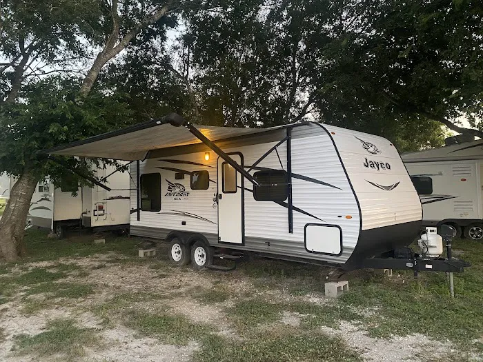 Pecan Grove RV Resorts Picture 4