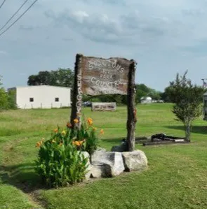 Spacious Country RV Park Picture 1