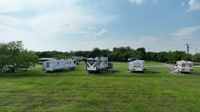 Spacious Country RV Park Picture 7