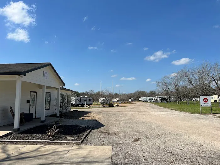 Patriot RV Park - Cuero Picture 8