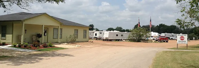 Patriot RV Park - Cuero Picture 10