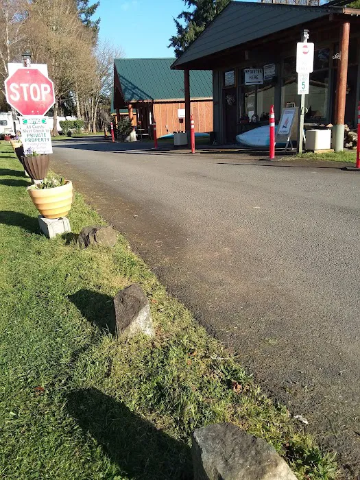 RiversEdge Lodge & RV Park Picture 2