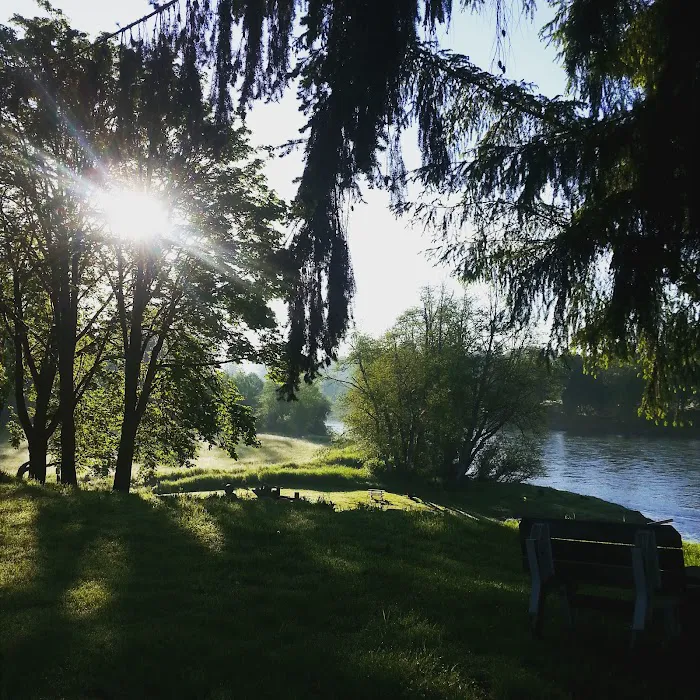 RiversEdge Lodge & RV Park Picture 5