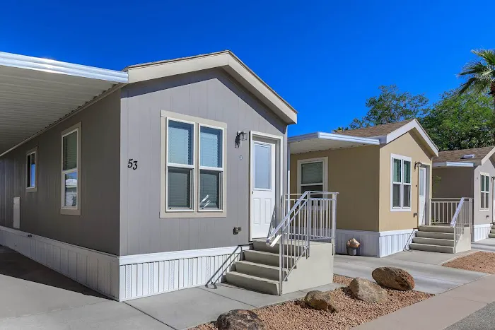 Royal Glen Mobile Home & RV Park Picture 3