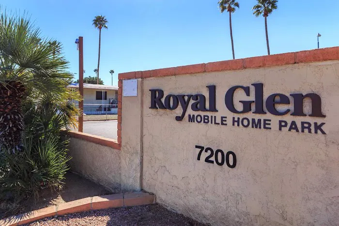 Royal Glen Mobile Home & RV Park Picture 6