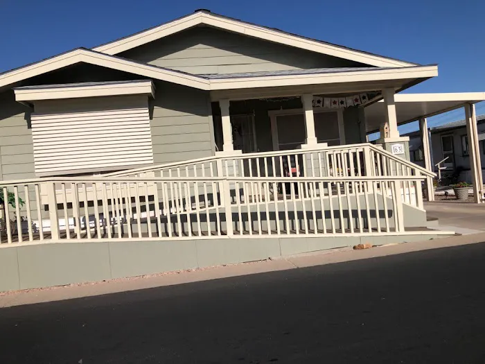Sunny Crest Mobile Home Park Picture 3