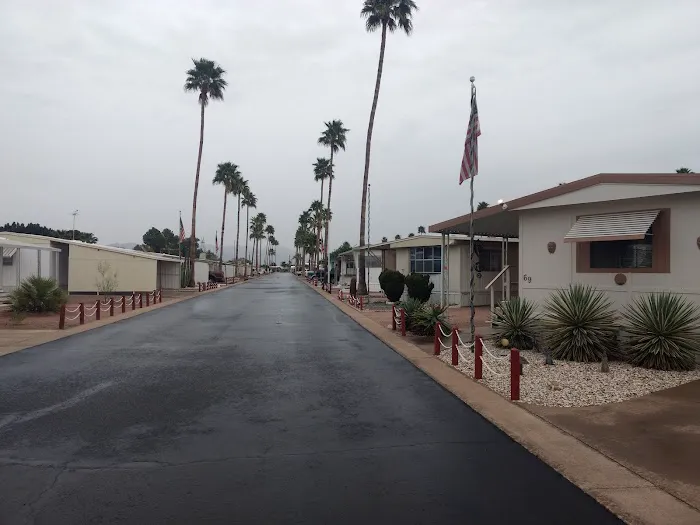 Patio Gardens Mobile Home Park Picture 2