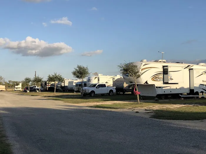 Shiner Boggy Creek RV Park Picture 3