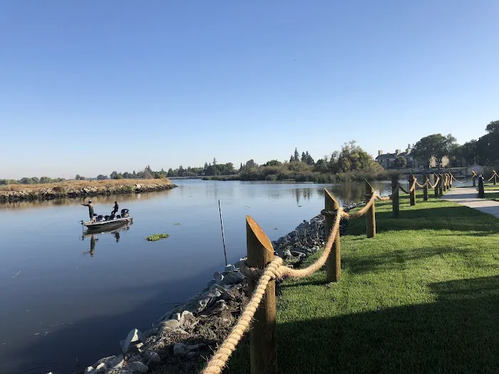 Riverside RV Park Picture 4