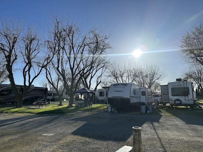 Happy Time RV Park Picture 1