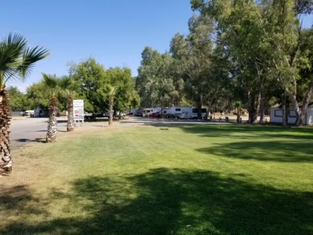Campers Inn RV Park Picture 3