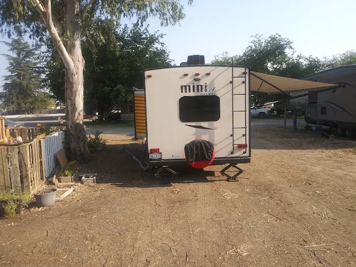 Campers Inn RV Park Picture 9