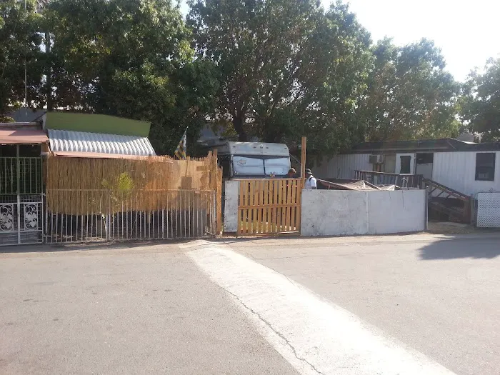 Skylark Mobilehome Park Picture 3