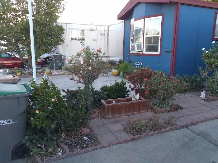 Capri Mobile Home Park Picture 2