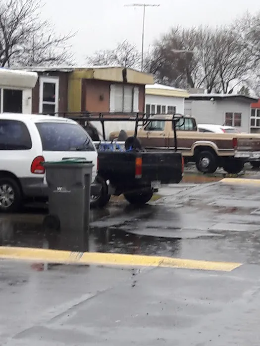Capri Mobile Home Park Picture 7